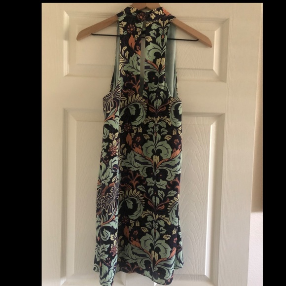 Olivaceous dress 👗 - Picture 3 of 6